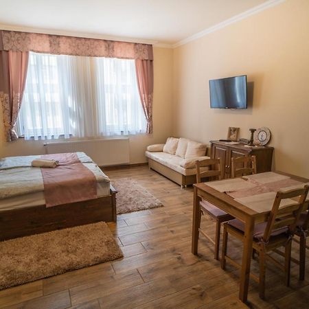 Toscana Apartman Gyula Extérieur photo