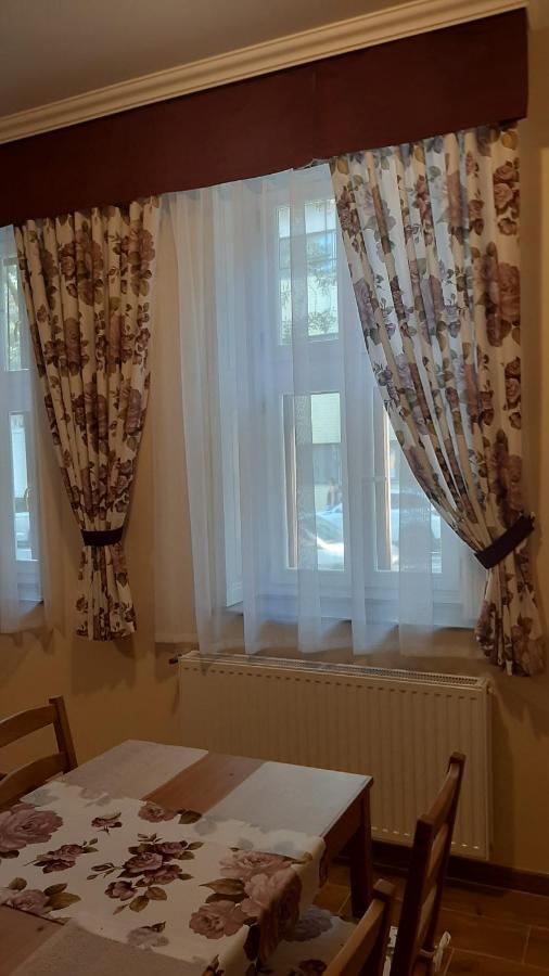 Toscana Apartman Gyula Extérieur photo