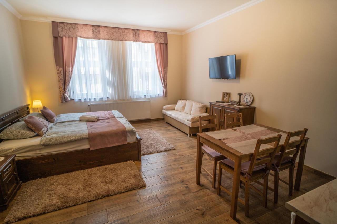 Toscana Apartman Gyula Extérieur photo