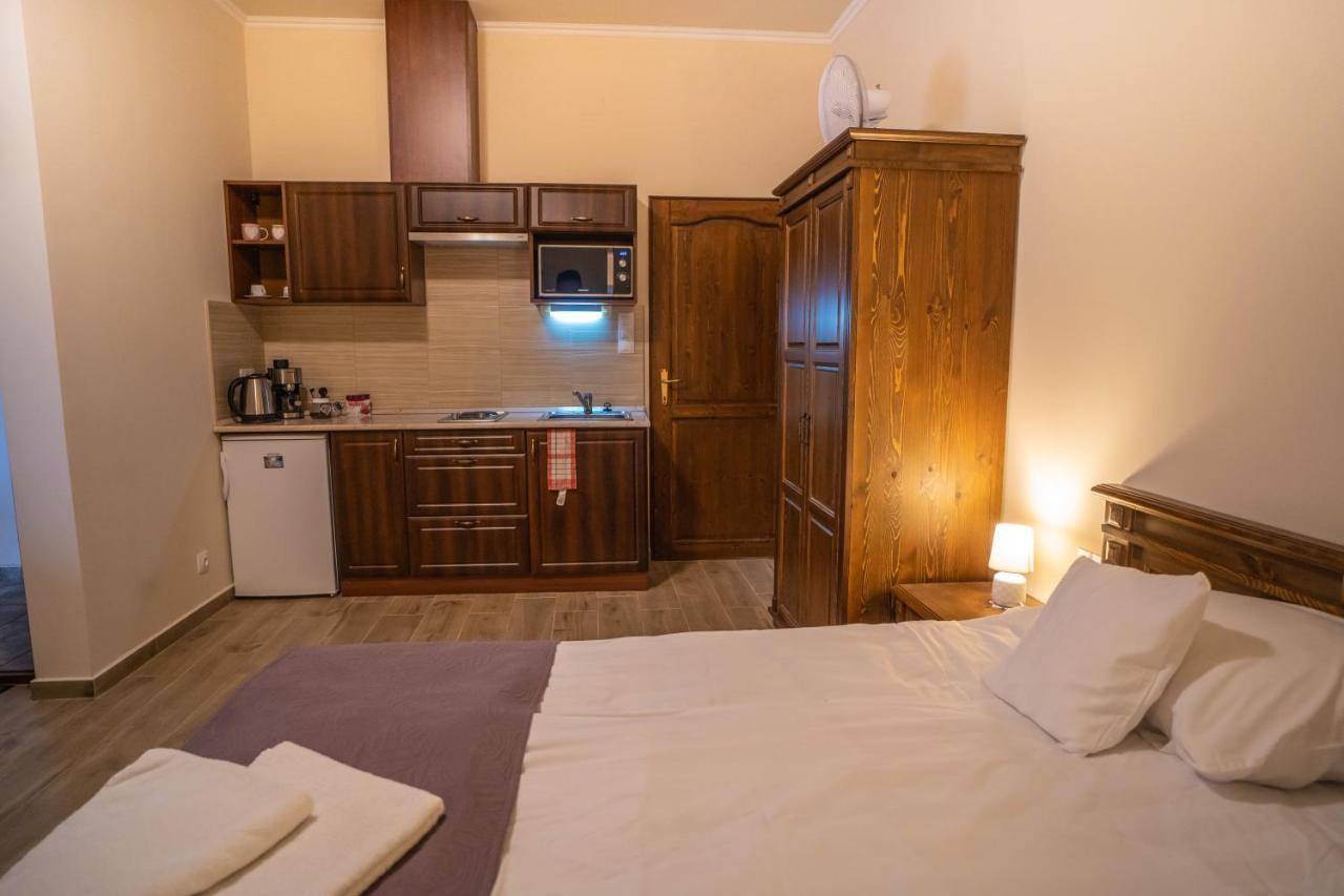 Toscana Apartman Gyula Extérieur photo