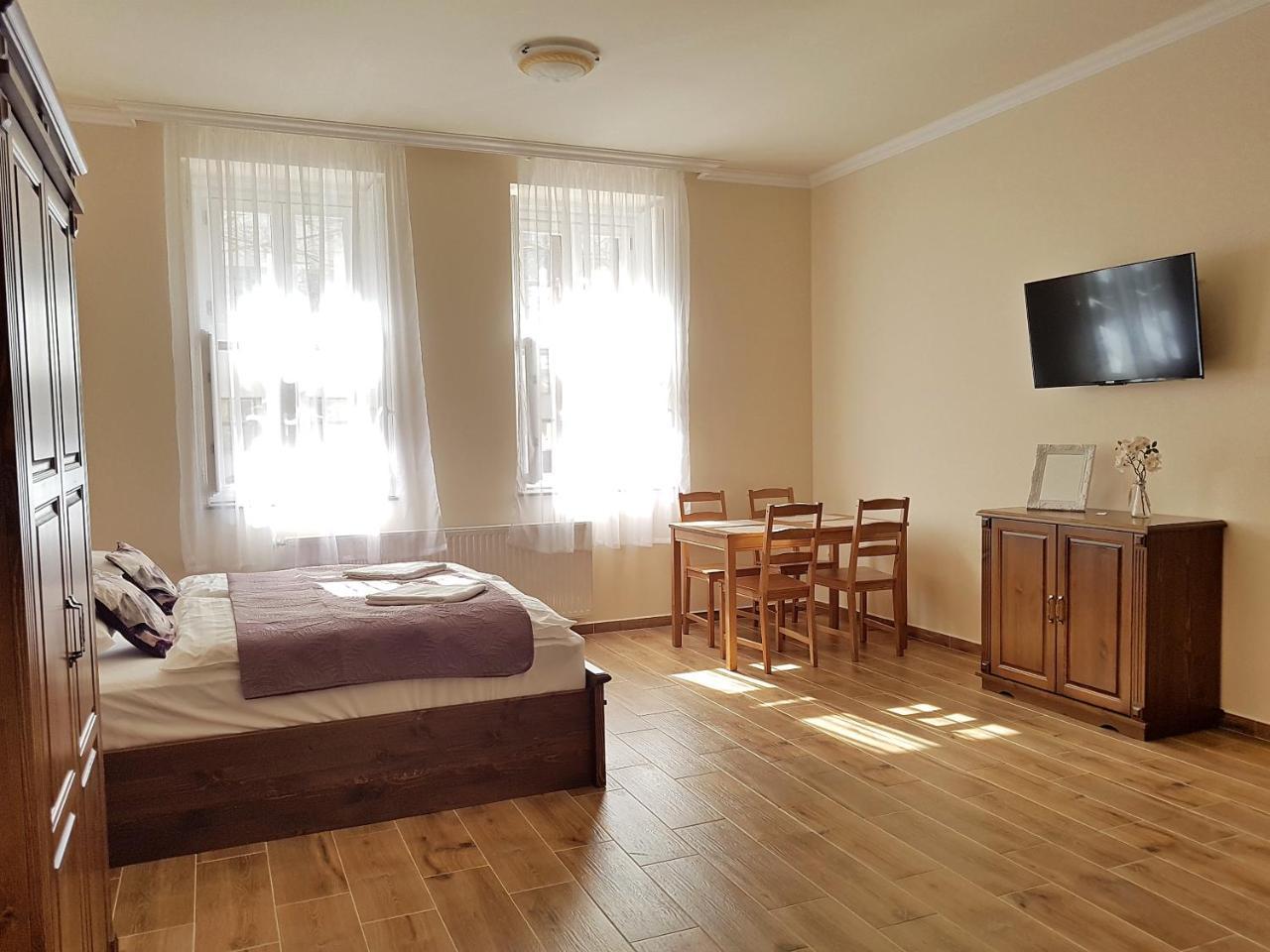 Toscana Apartman Gyula Extérieur photo