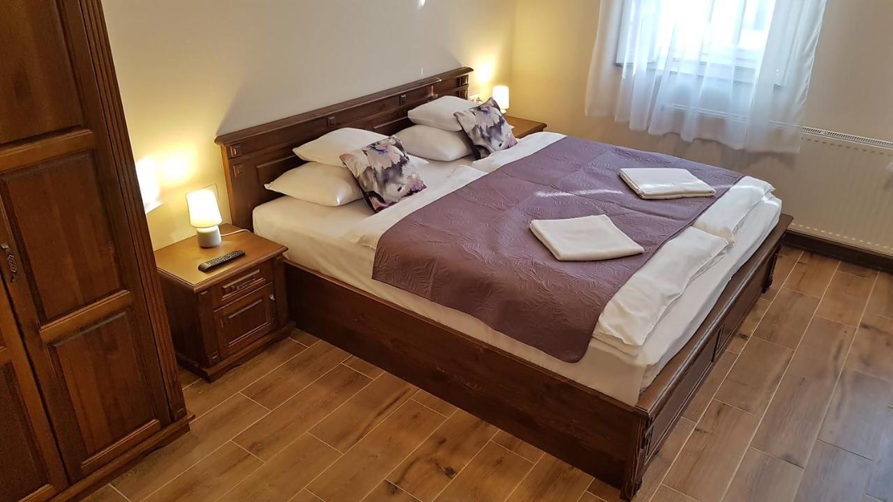 Toscana Apartman Gyula Extérieur photo