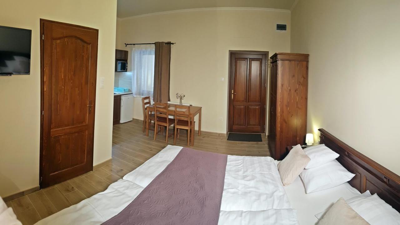 Toscana Apartman Gyula Extérieur photo